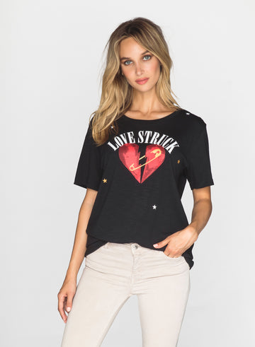 CHRLDR-LOVE STRUCK - Wide T-Shirt