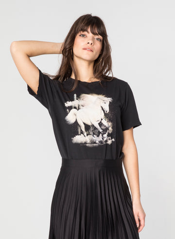 CHRLDR-WILD HORSE - Wide T-Shirt