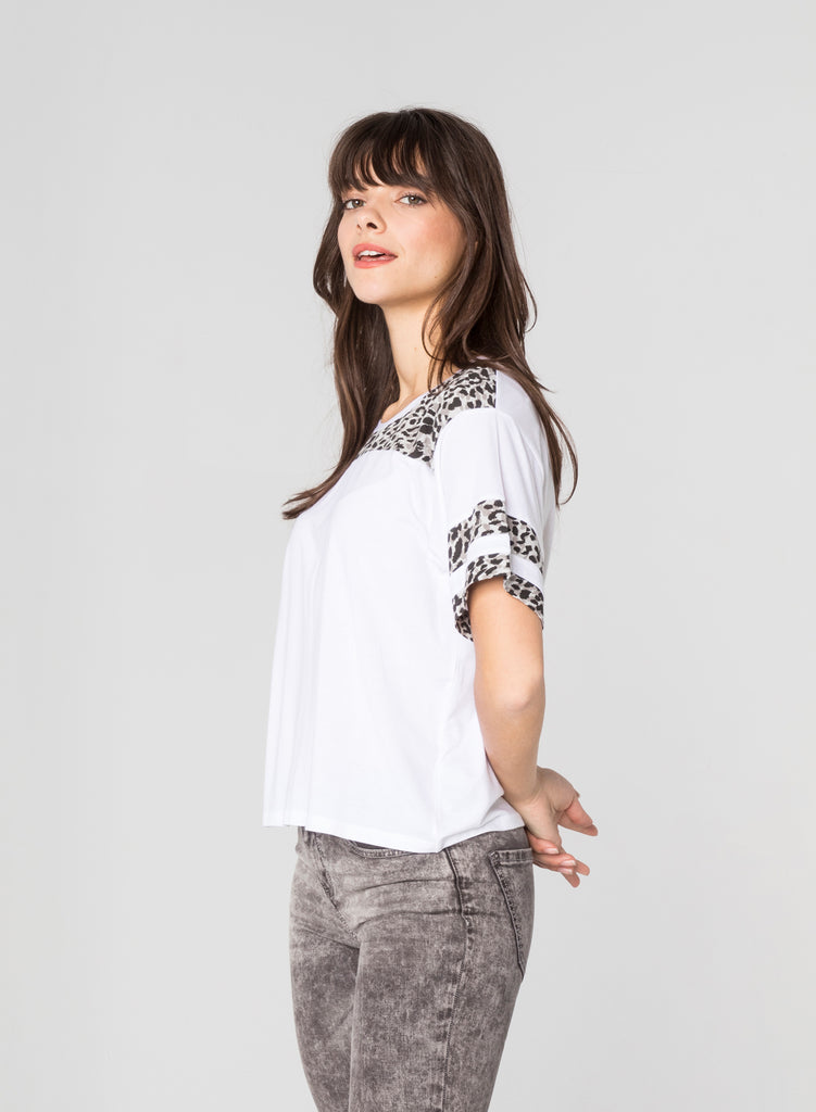 CHRLDR-GREY LEOPARD - Football T-Shirt