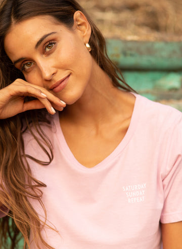 CHRLDR-SAT SUN - Wide T-Shirt